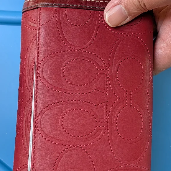 Vintage Coach Red Embossed Leather Wallet - Picture 3 of 5
